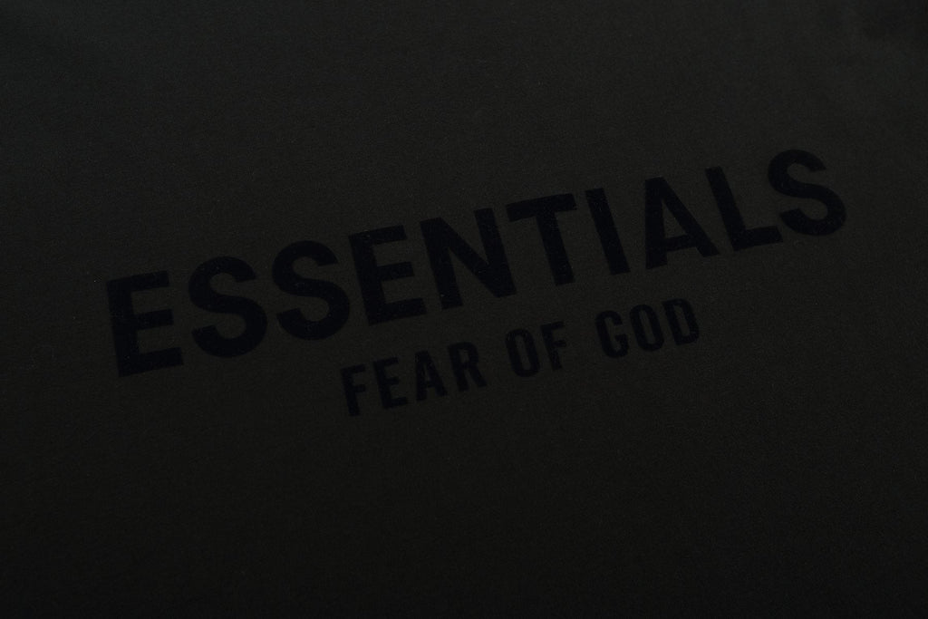 ESSENTIALS Flocked Logo Graphic T-Shirt ¡ª detail