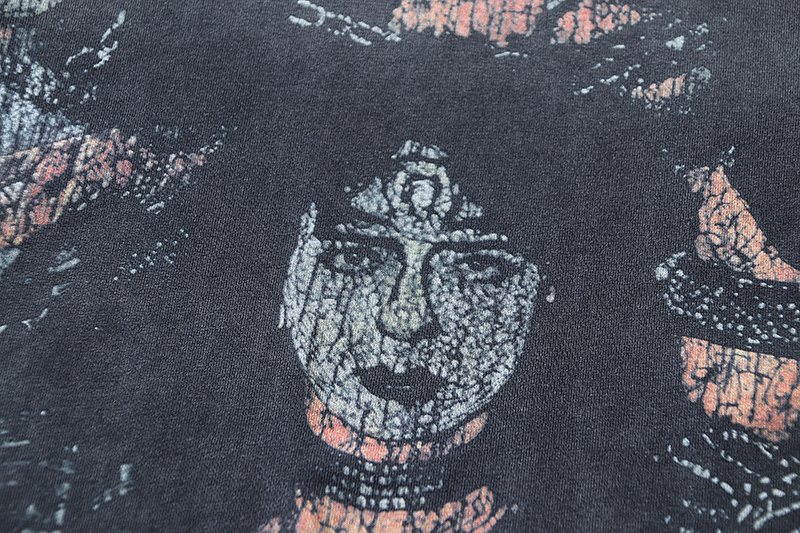VALE USA Washed Black Graphic T-Shirt ¡ª detail