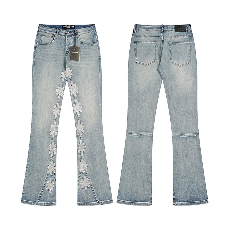LOSTSHDWS Daisy Appliqu¨¦ Flared Jeans ¡ª front