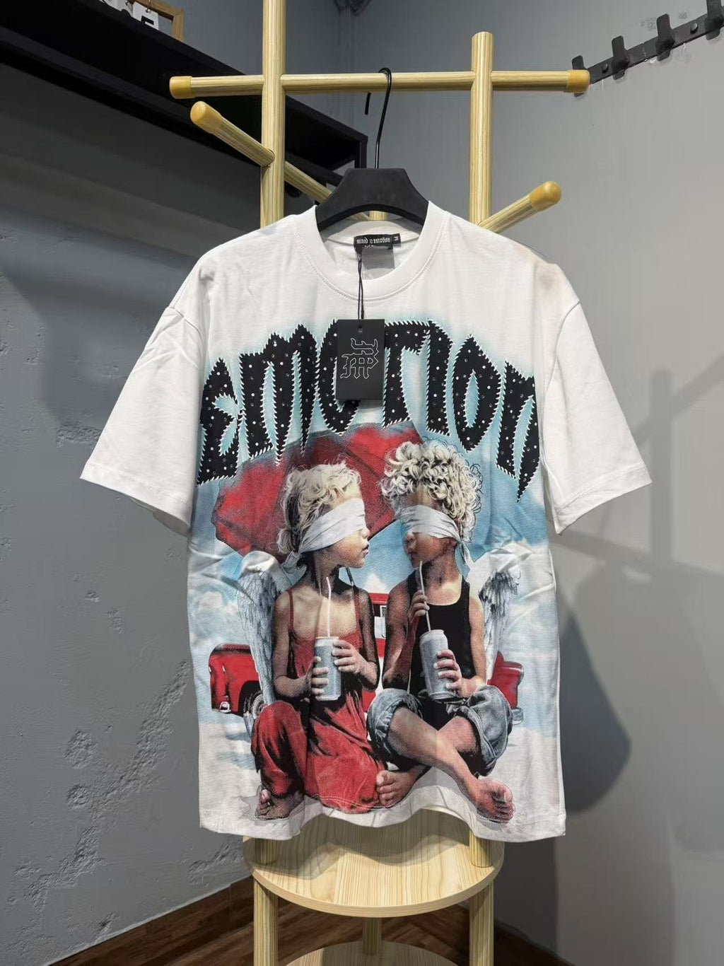 MIXED EMOTION Angel Graphic Short-Sleeve T-Shirt ¡ª context