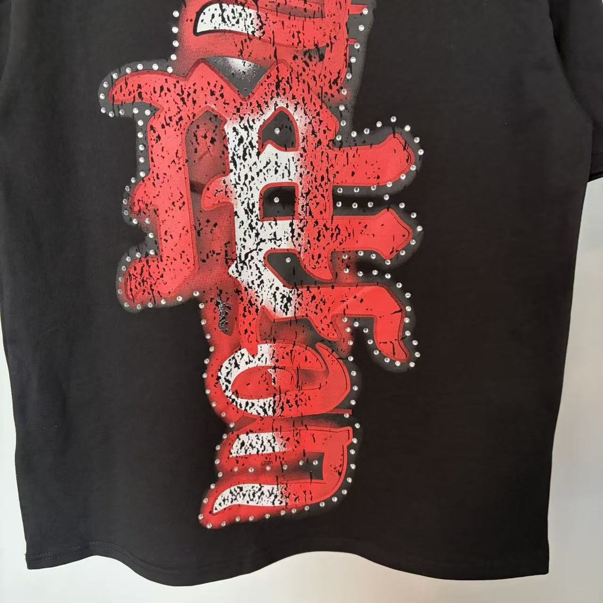 MIXED EMOTION Studded Wing Graphic T-Shirt ¡ª detail