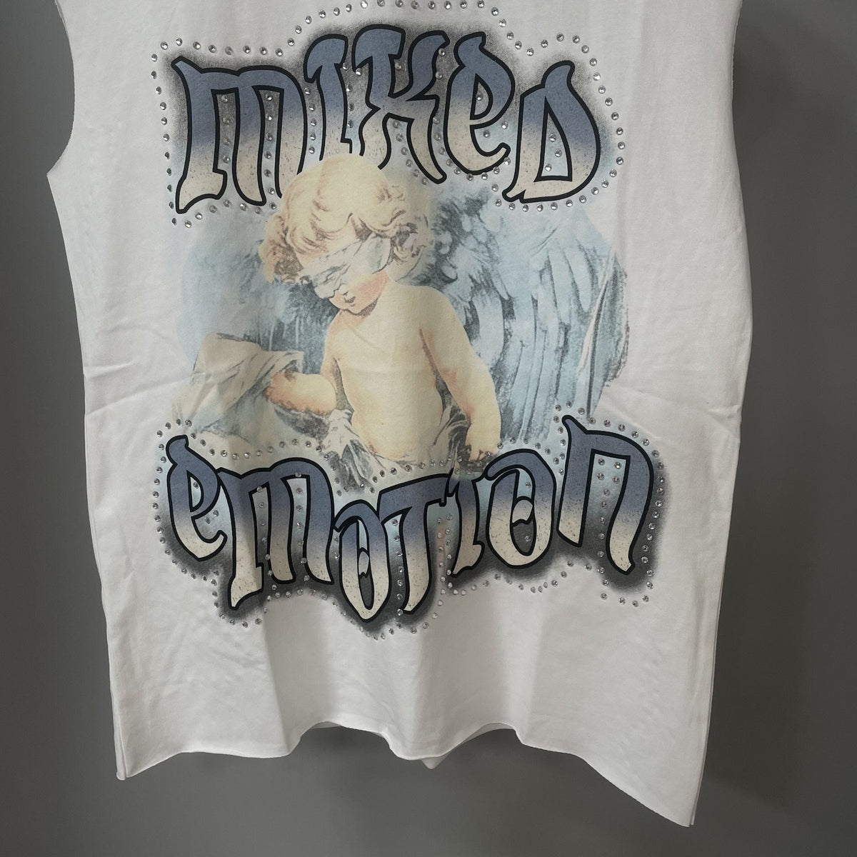 MIXED EMOTION Angel Graphic Sleeveless T-Shirt ¡ª front