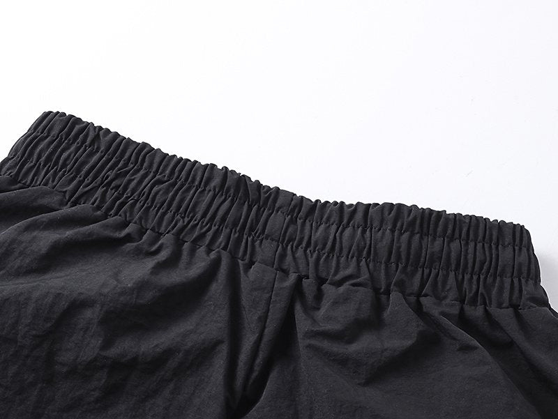 MIXED EMOTION Black Front Graphic Appliqu¨¦ Shorts ¡ª detail