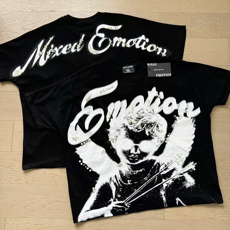 MIXED EMOTION Angel Graphic T-Shirt ¡ª context