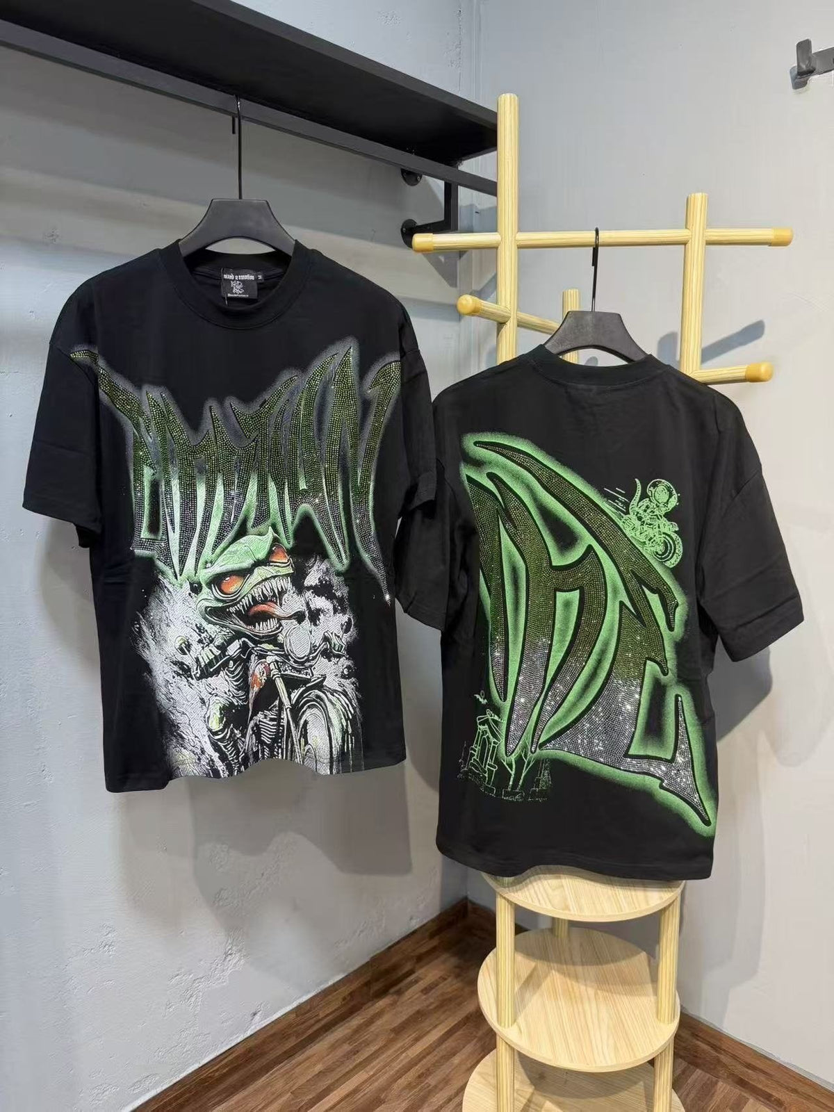 MIXED EMOTION Motorcycle Graffiti Graphic T-Shirt ¡ª context