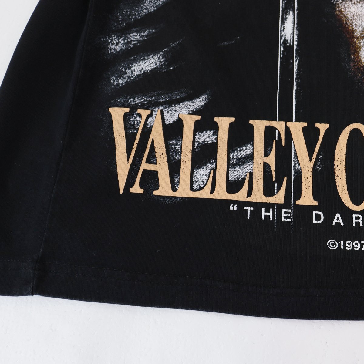 VALE USA Valley of the Damned Dragon Graphic T-Shirt ¡ª detail