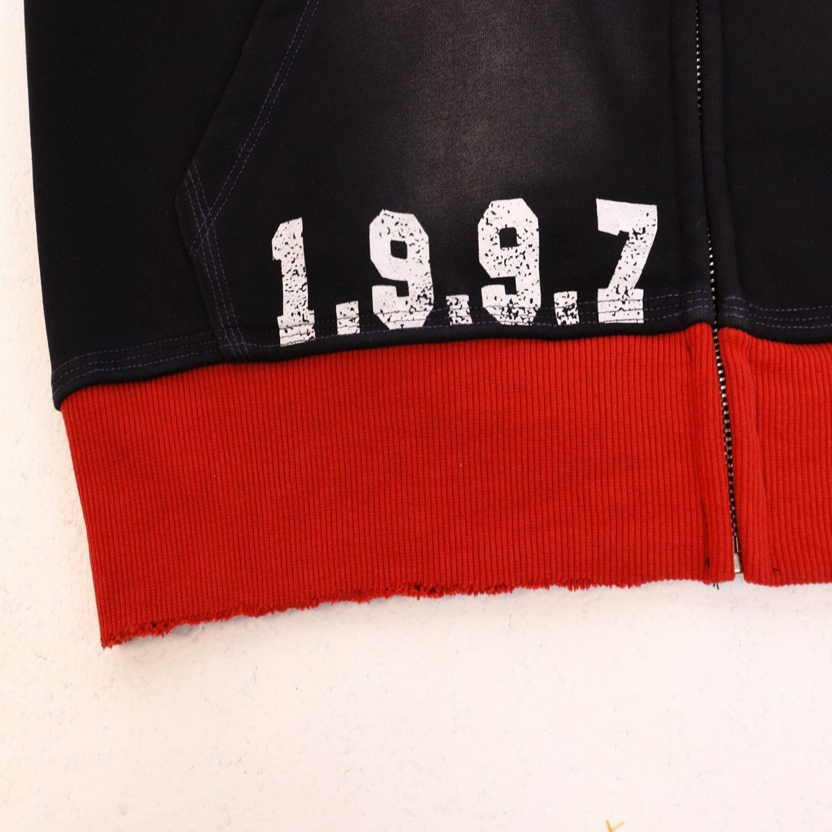 VALE USA Guardian Graphic Zip-Up Hoodie ¡ª detail