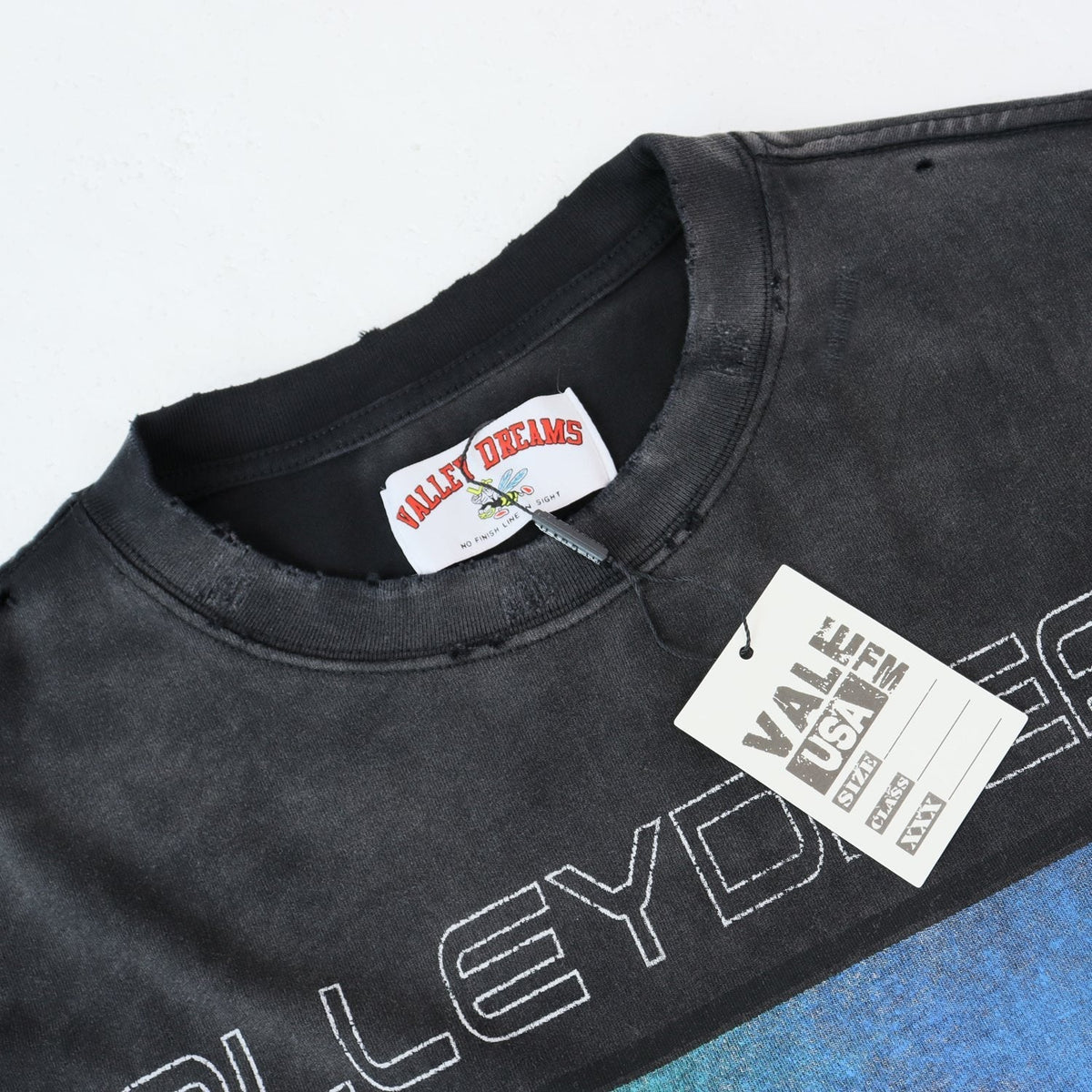 Valley Dreams Stage Power Bulldog Graphic T-Shirt ¡ª hang_tag