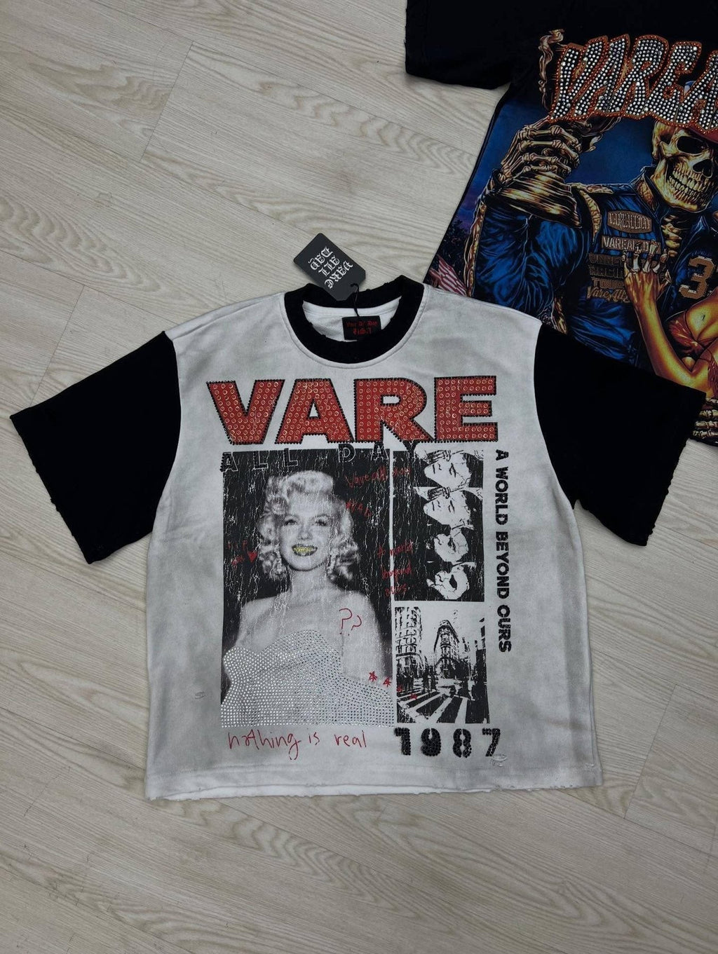 VARE ALL DAY Washed Contrast-Sleeve Graphic T-Shirt ¡ª context
