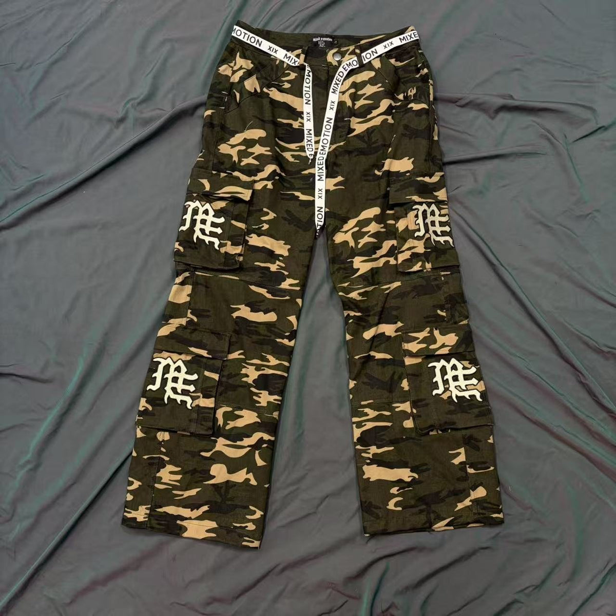 Mixed Emotion Camouflage Cargo Pants ¡ª front