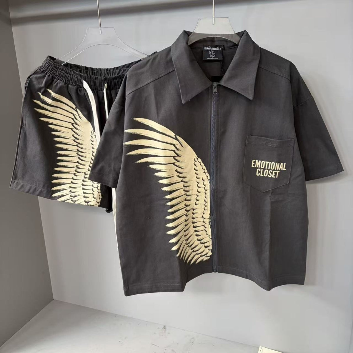 Emotional Closet Wing Graphic Short-Sleeve Set ¡ª front