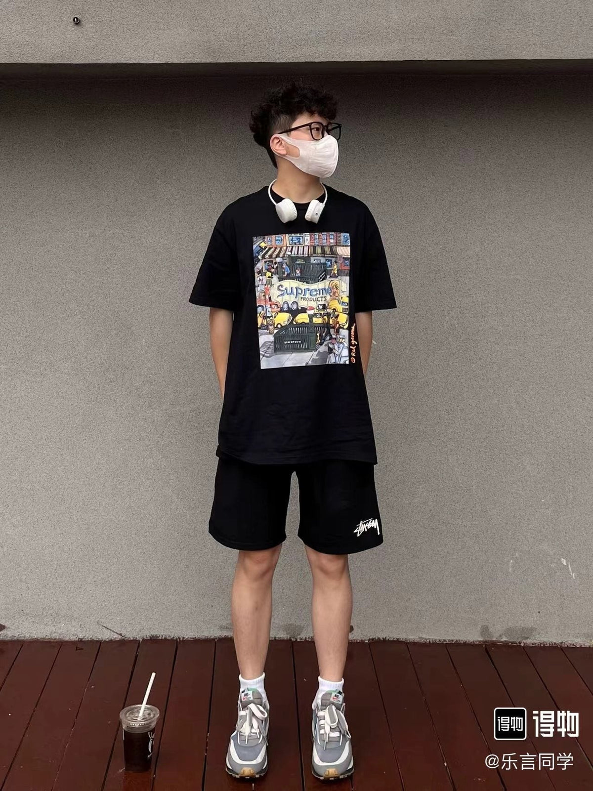 Supreme Manhattan City Graphic T-Shirt ¡ª model
