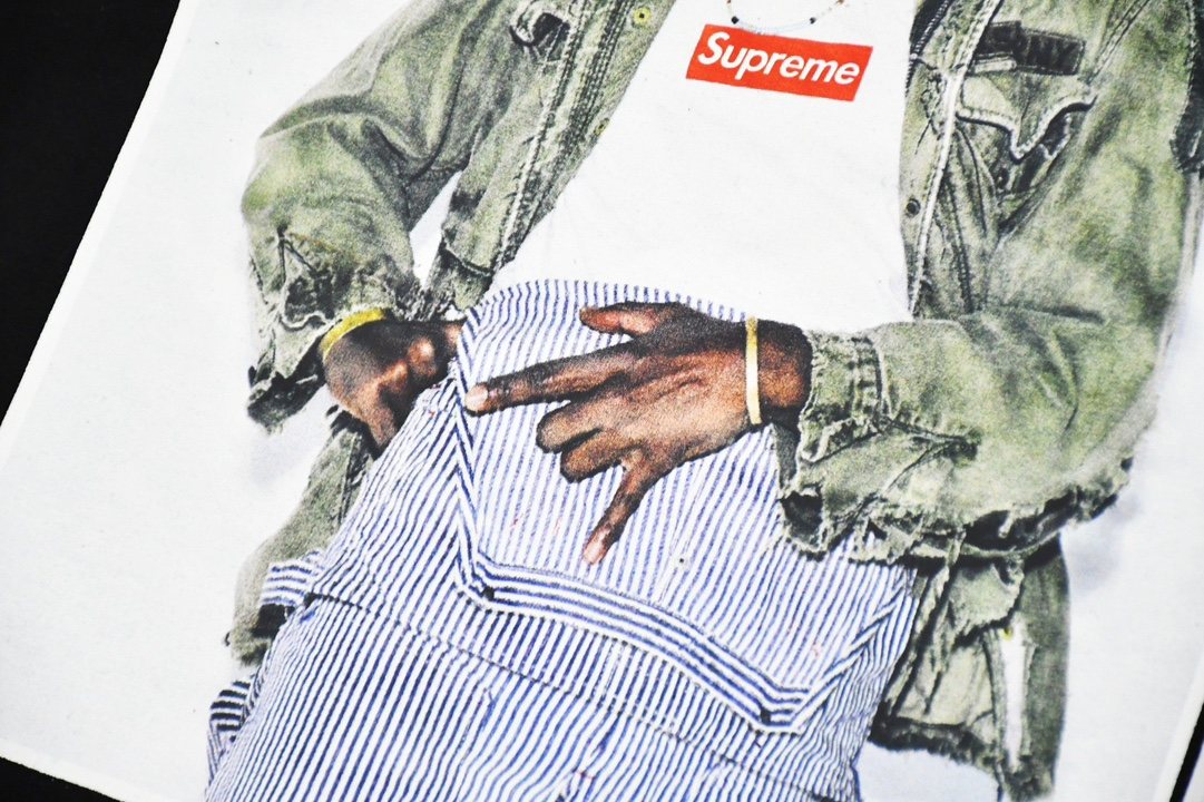Supreme Andr¨¦ 3000 Portrait Graphic T-Shirt ¡ª detail
