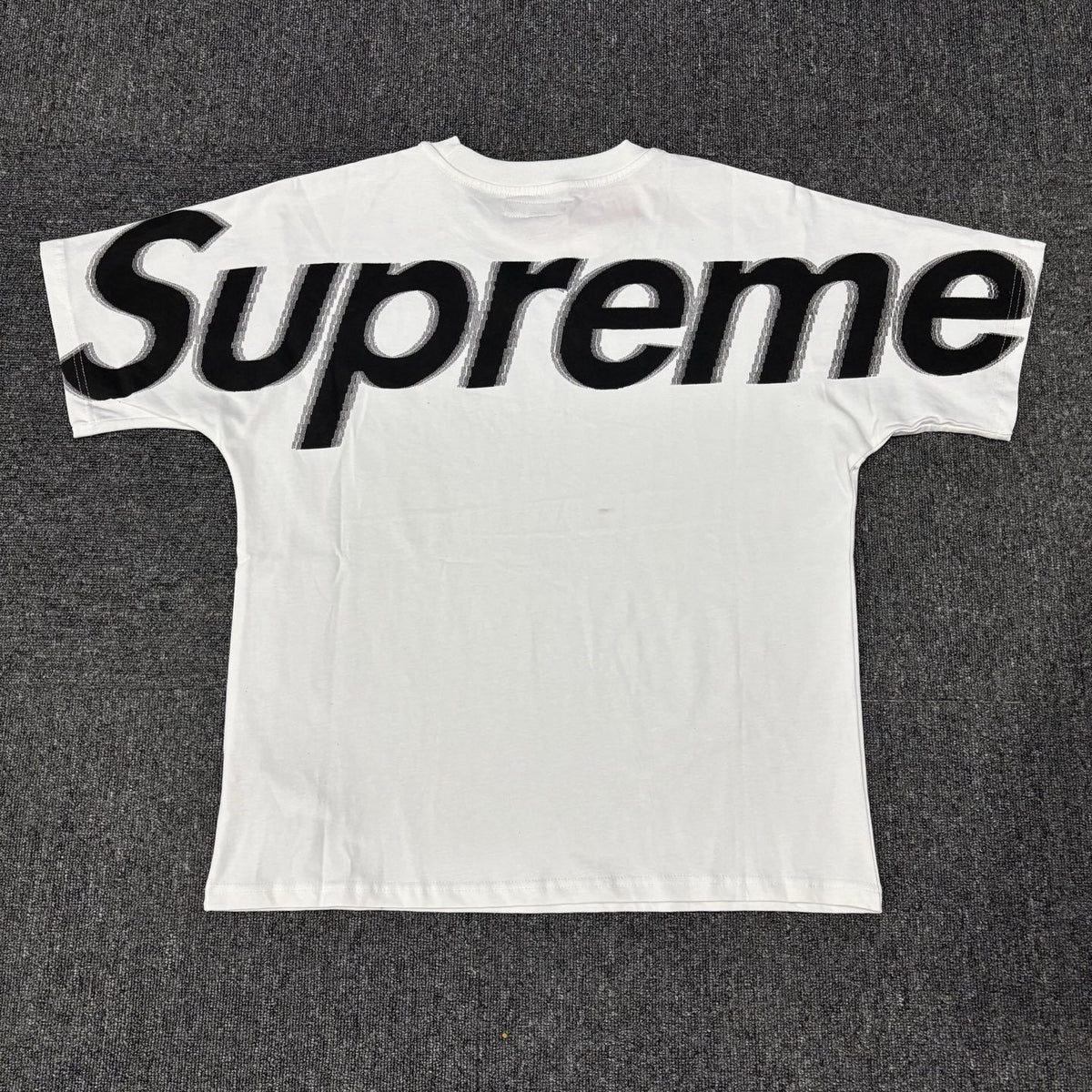 Supreme Oversized Wordmark Short-Sleeve T-Shirt ¡ª front