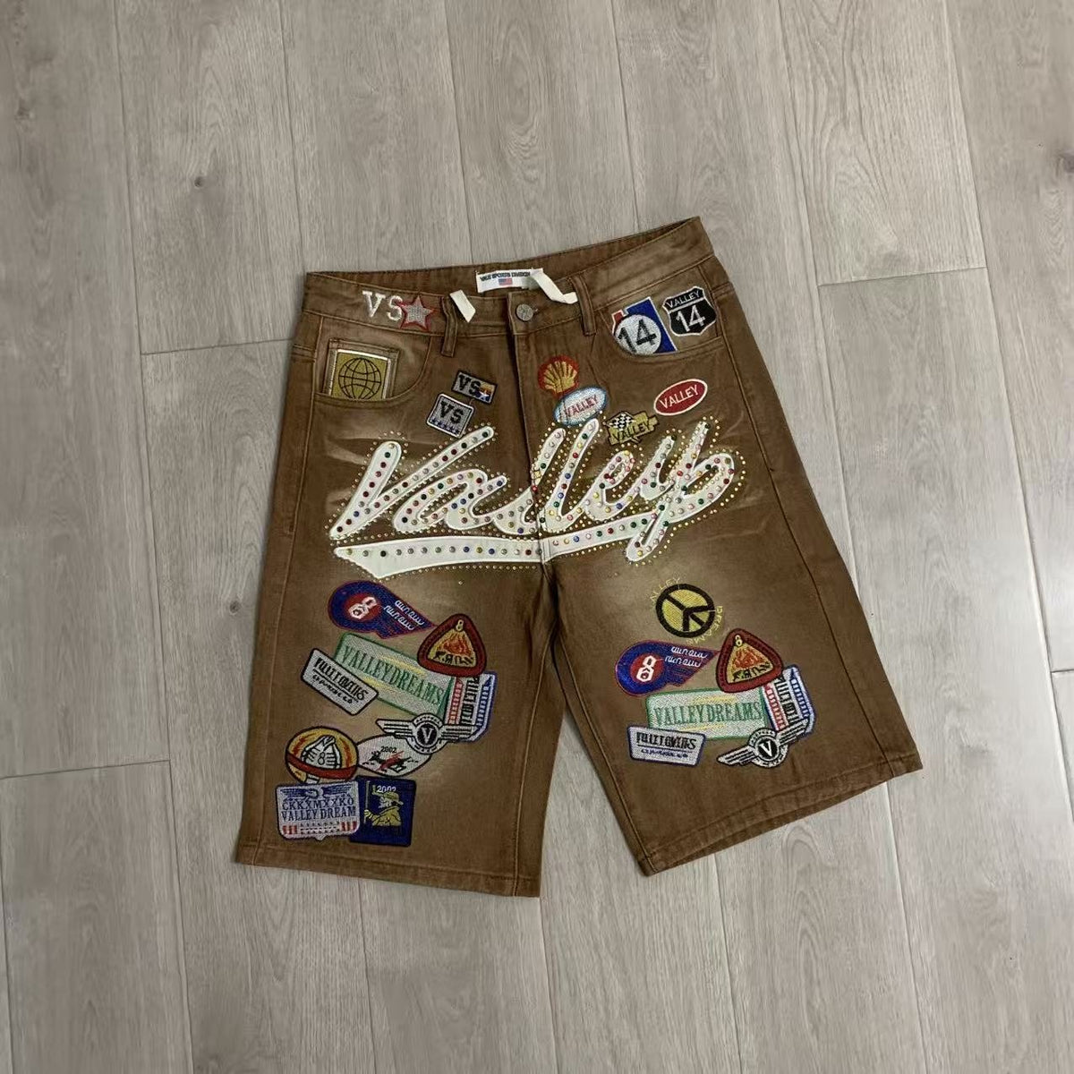 VALE 1980s Patch Rhinestone Denim Shorts ¡ª front