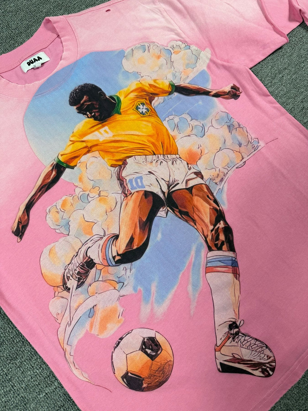 DUAA Soccer Player Graphic T-Shirt - Pink ¡ª detail