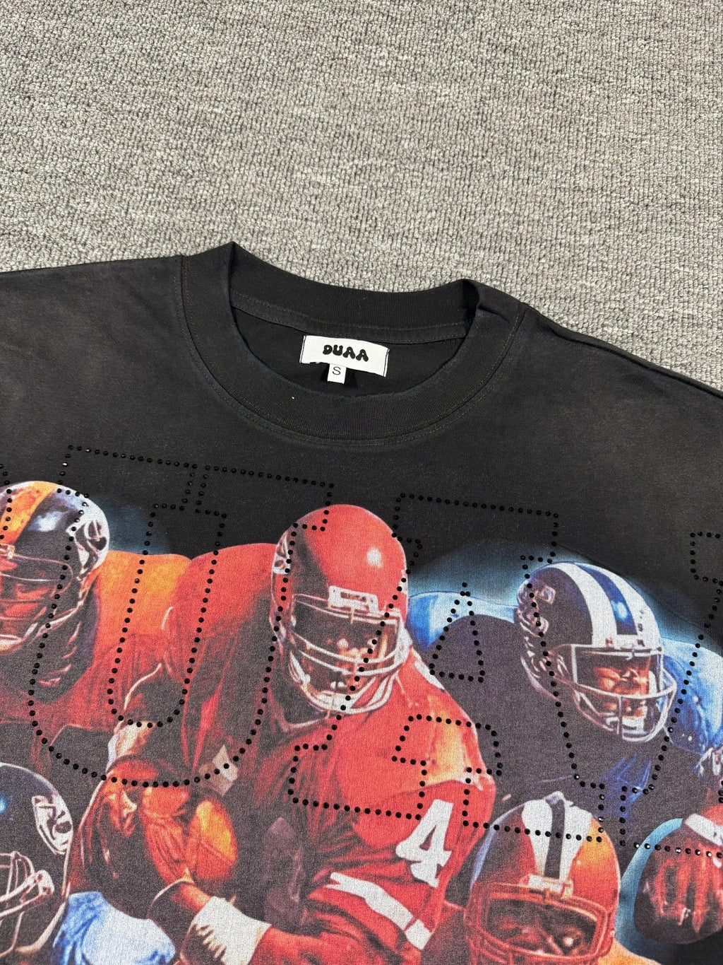 DUAA New Age Football Graphic T-Shirt ¡ª neck_label