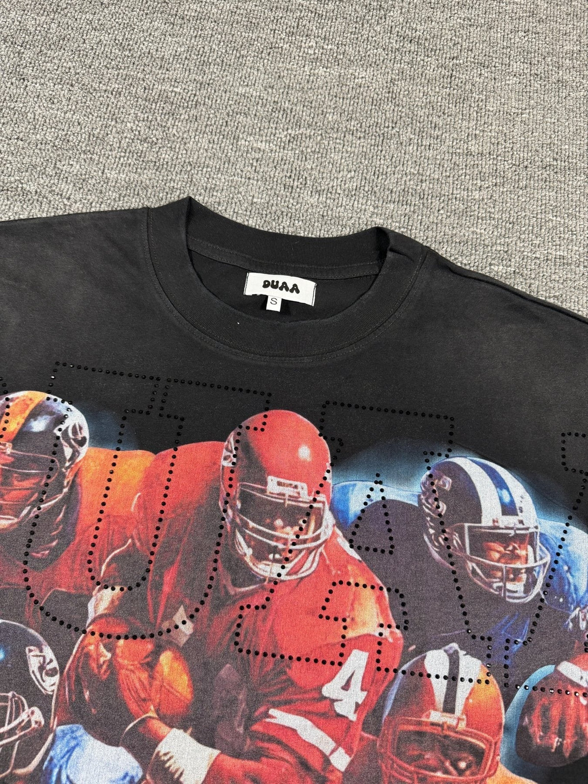DUAA New Age Football Graphic T-Shirt ¡ª neck_label