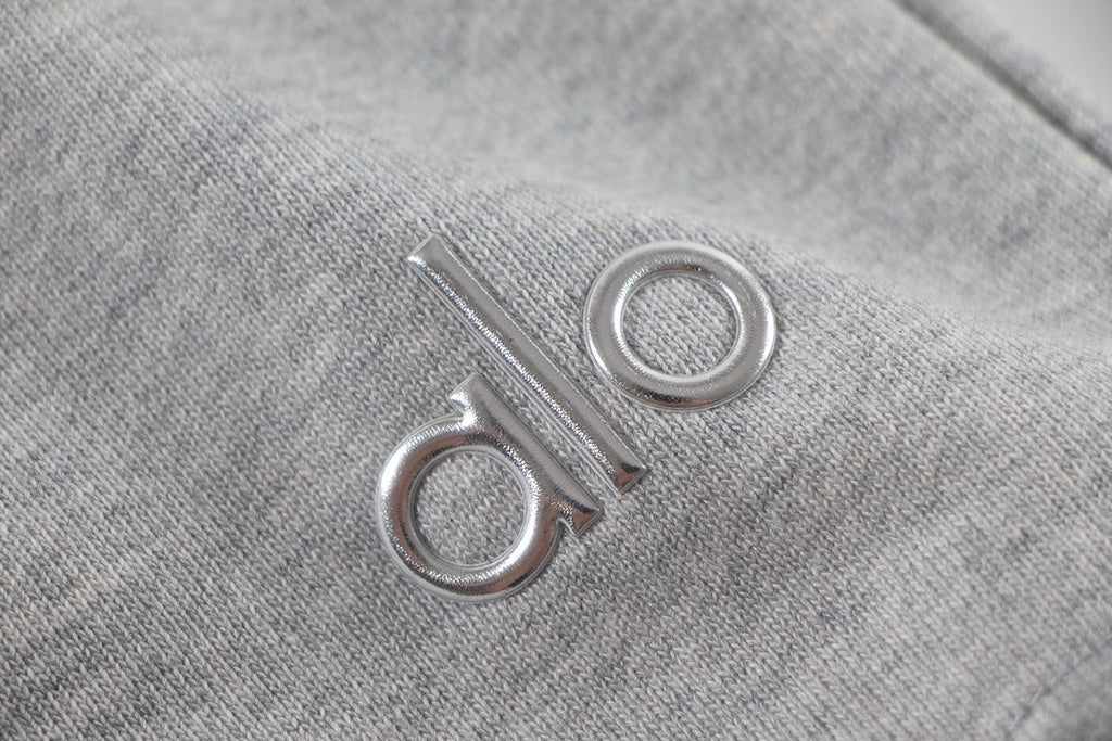 alo Elastic Waist Logo Detail Shorts ¡ª fabric_closeup
