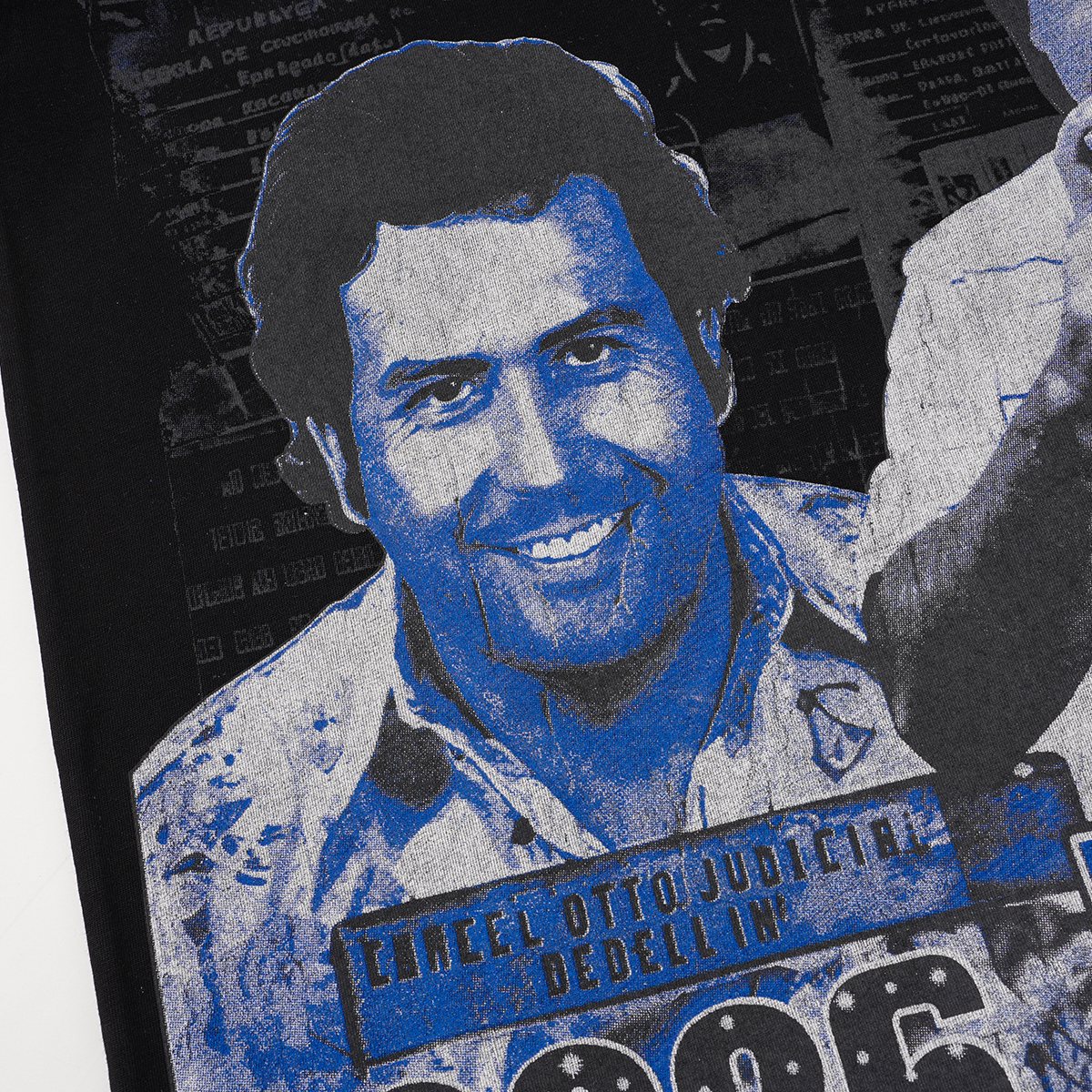 VALLEY Portrait Graphic Short-Sleeve T-Shirt ¡ª detail