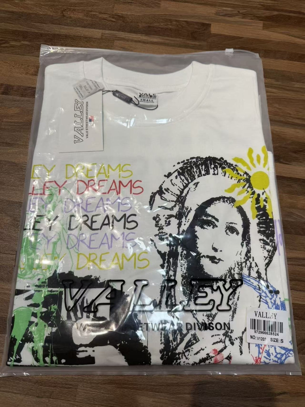 VALLEY Dreams Graphic Short-Sleeve T-Shirt ¡ª context