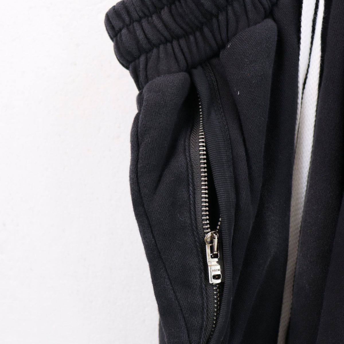 AMIRI Washed Graphic T-Shirt & Shorts Set ¡ª detail
