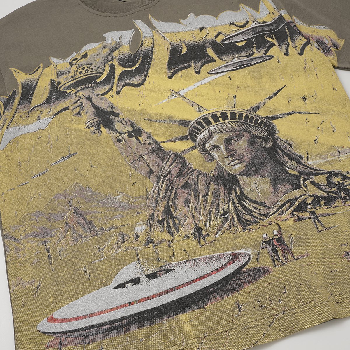 VALLEY Olive Statue of Liberty Graphic Short-Sleeve T-Shirt ¡ª detail