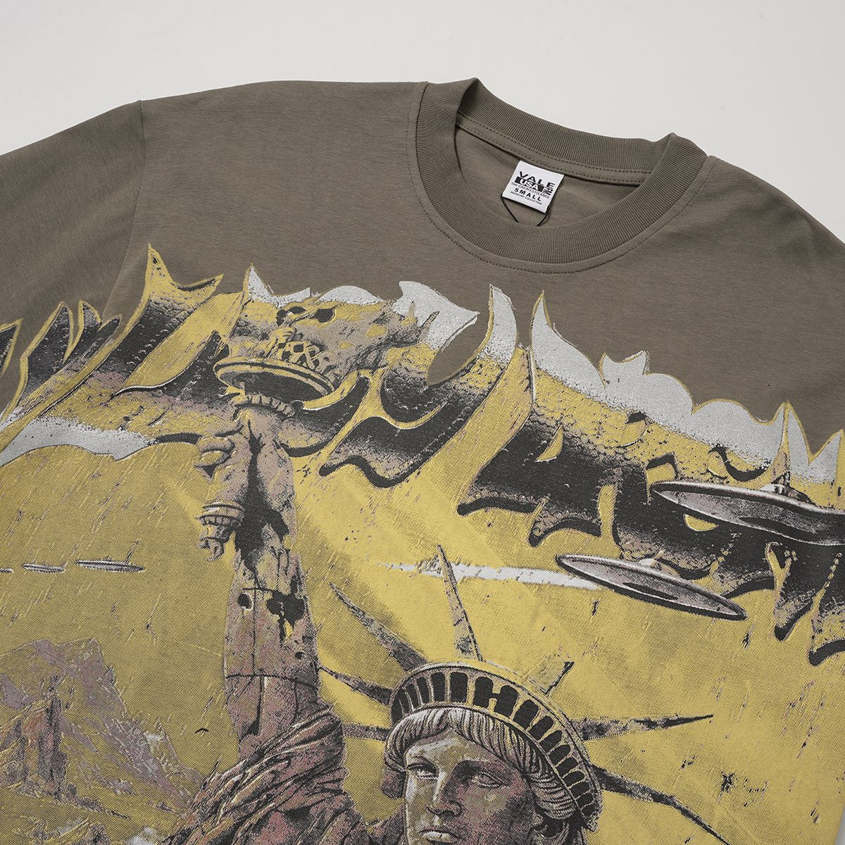 VALLEY Olive Statue of Liberty Graphic Short-Sleeve T-Shirt ¡ª detail