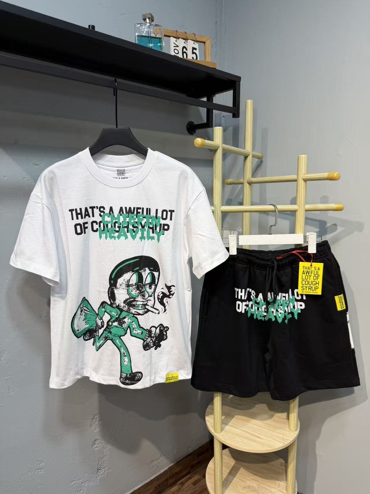 THAT'S A AWFUL LOT OF COUGH SYRUP Graphic Short-Sleeve Set ¡ª front