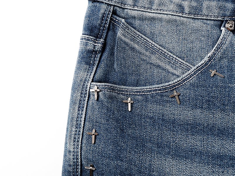 R+A Studded Distressed Blue Jeans ¡ª detail