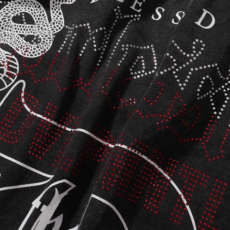 R3BEL Fearlessness Gothic Graphic T-Shirt ¡ª detail