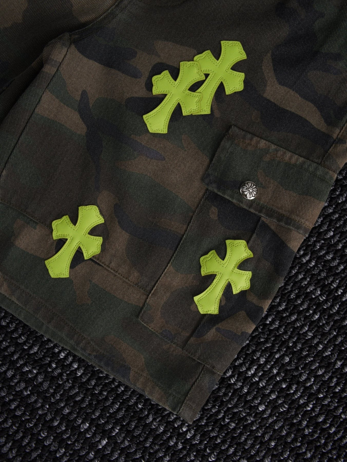 Chrome Hearts Camo Cross Patch Cargo Shorts ¡ª detail