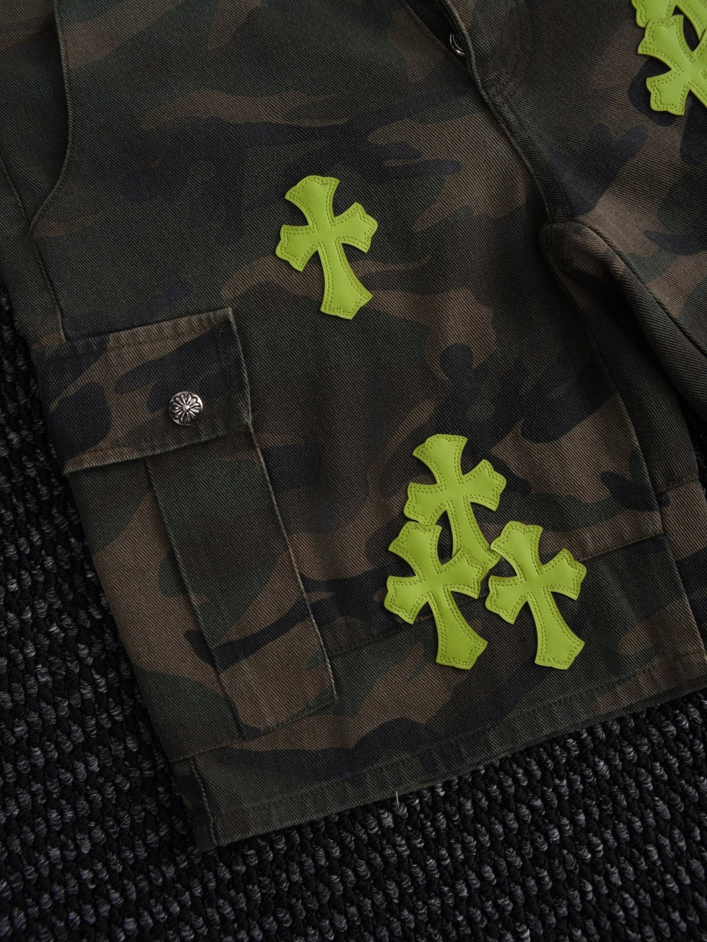 Chrome Hearts Camo Cross Patch Cargo Shorts ¡ª detail