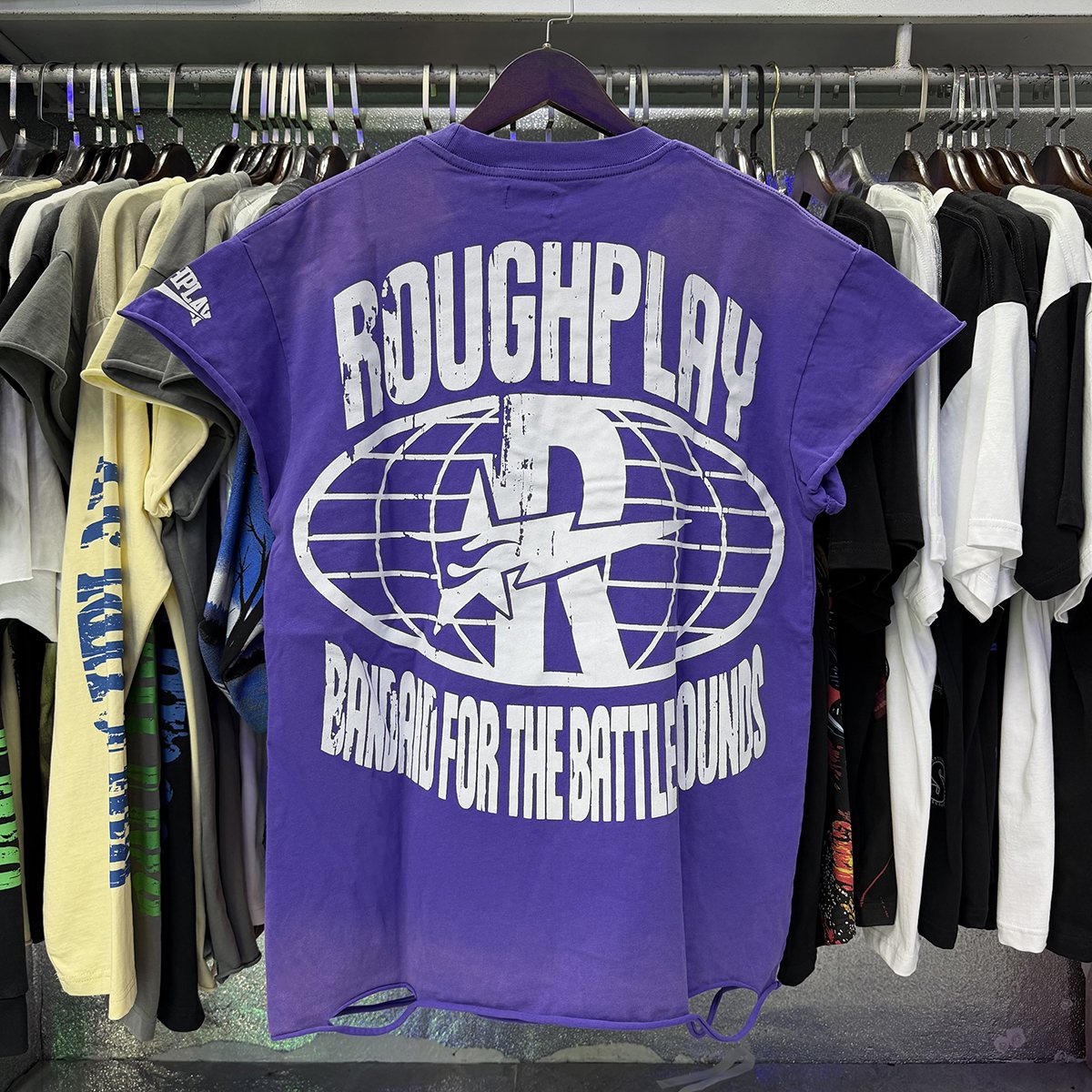 Rough Play Chainsaw Graphic Sleeveless T-Shirt ¡ª context