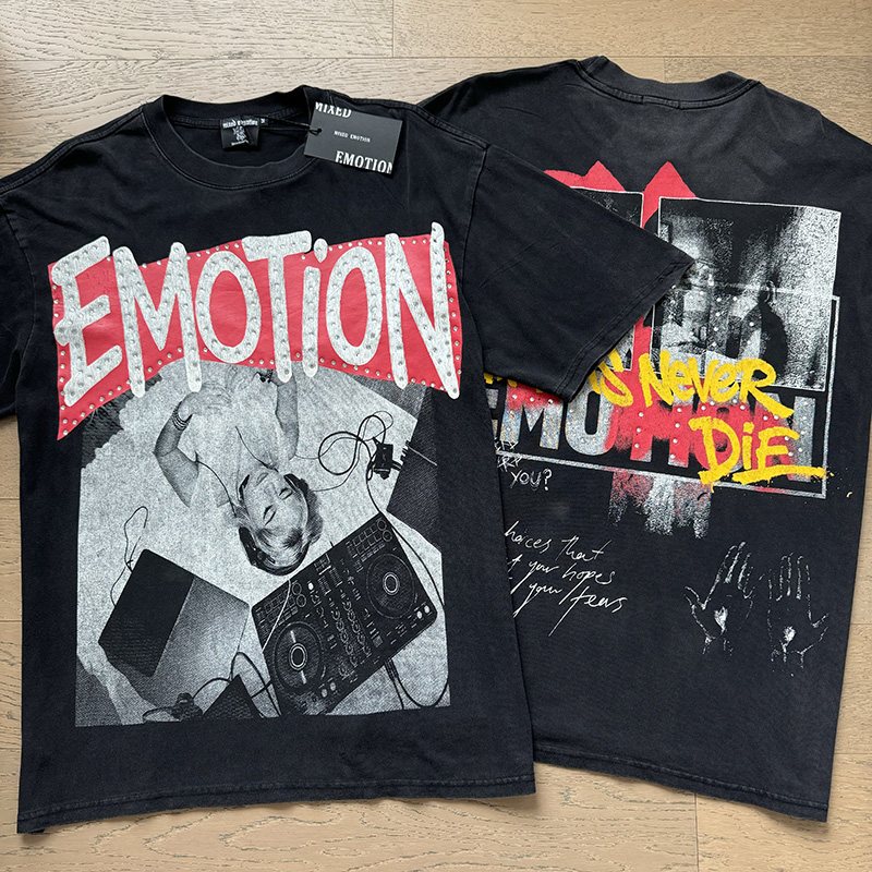 MIXED EMOTION Rhinestone Graphic T-Shirt ¡ª context