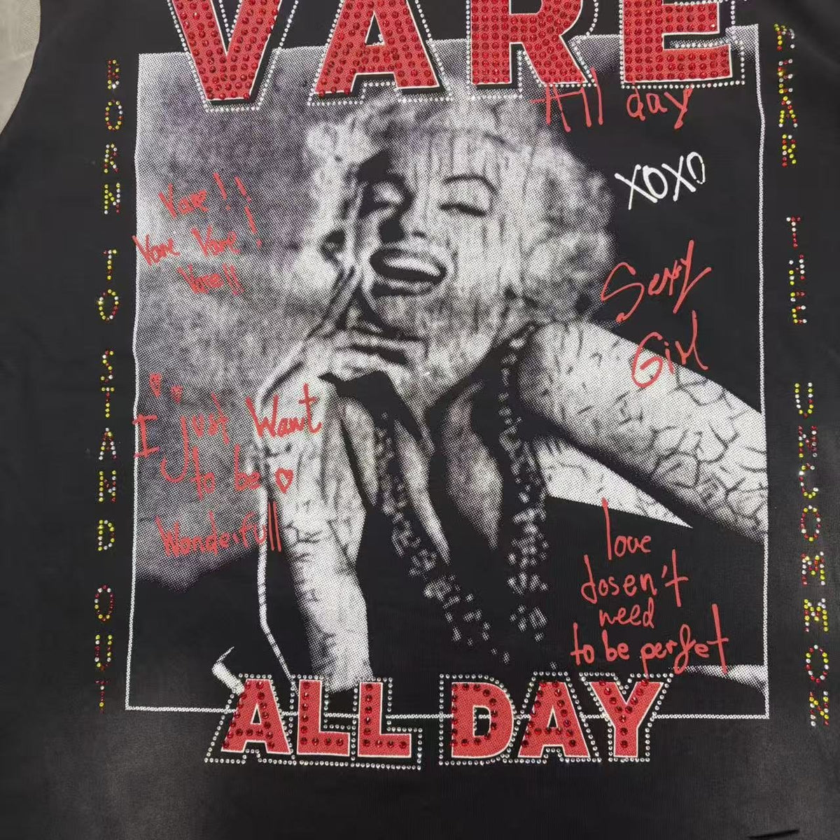 VARE ALL DAY Portrait Graphic Contrast-Sleeve T-Shirt ¡ª detail