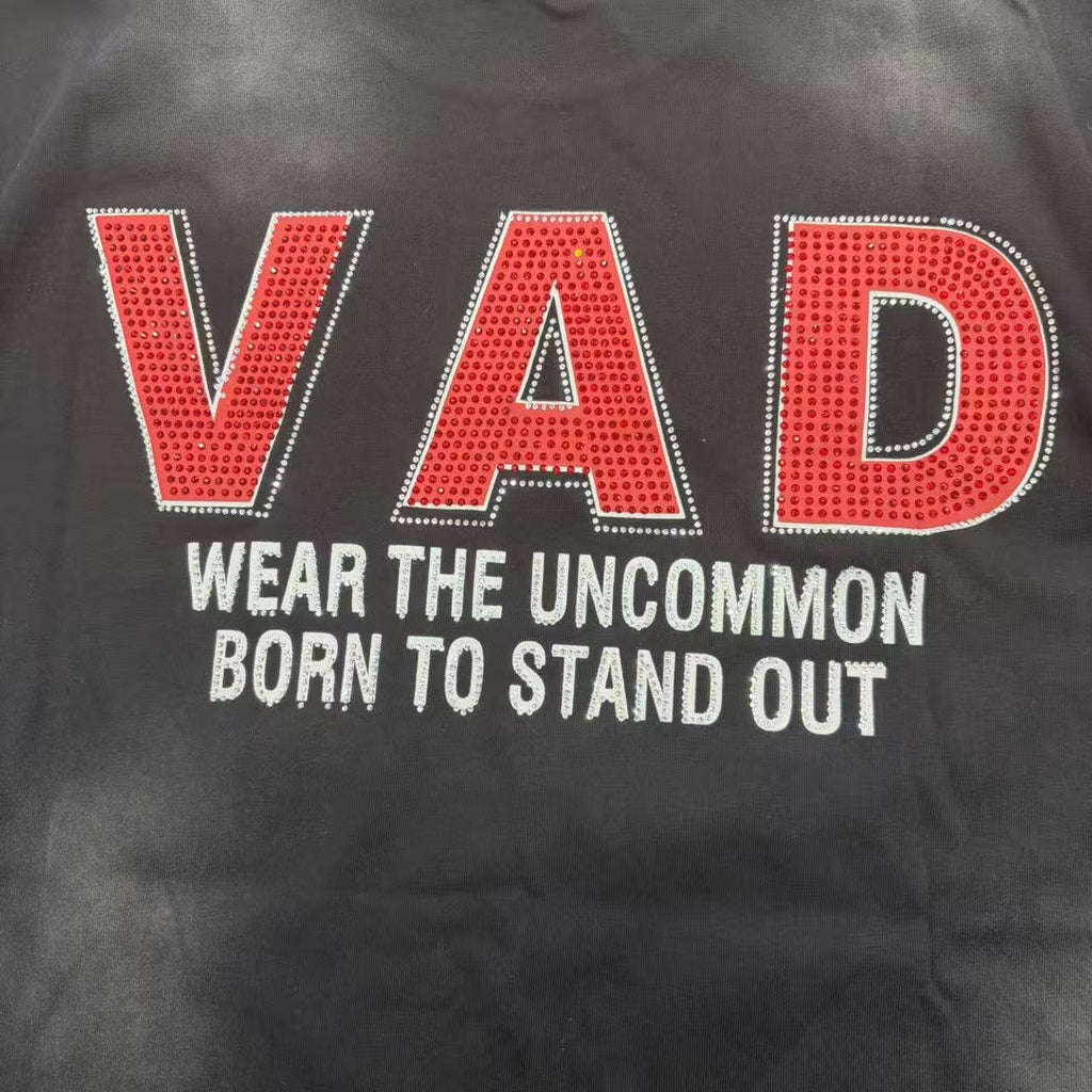 VARE ALL DAY Portrait Graphic Contrast-Sleeve T-Shirt ¡ª detail