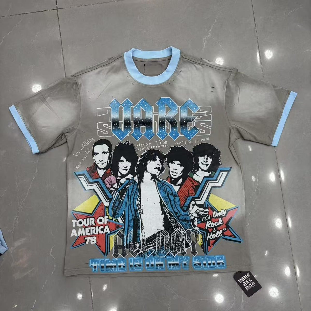 VARE ALL DAY Contrast-Trim Graphic Short-Sleeve T-Shirt ¡ª front