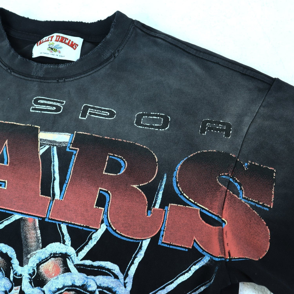 Valley Dreams Sports Stars Thorn Heart Graphic T-Shirt ¡ª neck_label