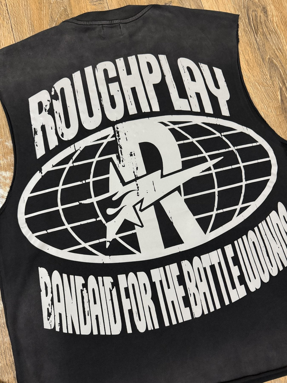 Rough Play Warning Globe Graphic Sleeveless T-Shirt ¡ª detail