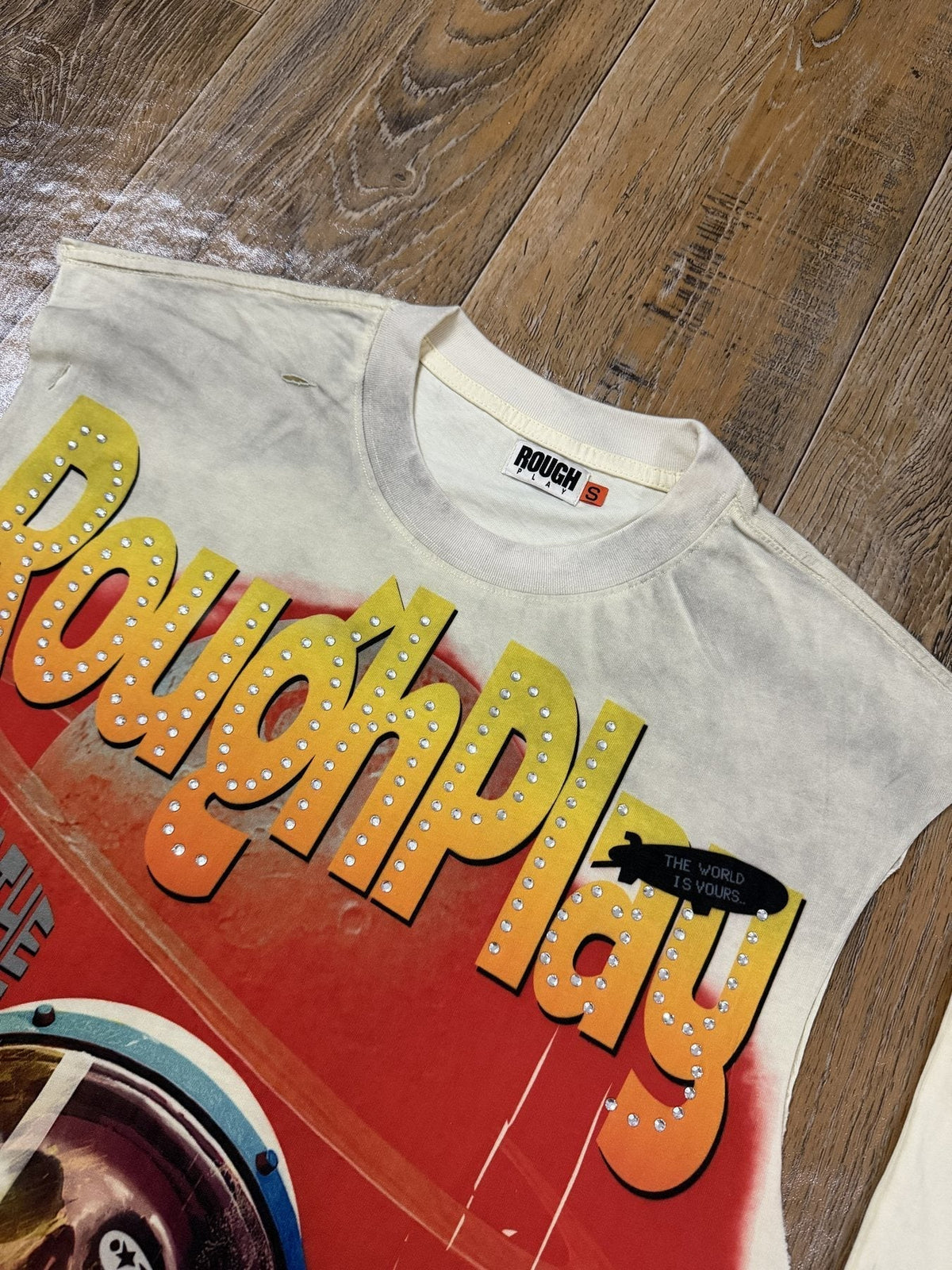 Rough Play Astronaut Graphic Sleeveless T-Shirt ¡ª detail