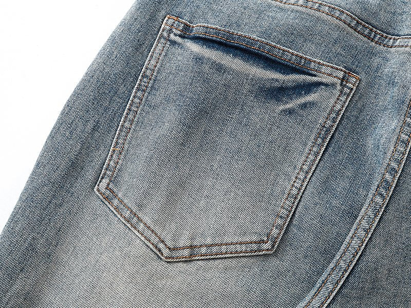 VALABASAS Light Blue Flared Jeans ¡ª detail