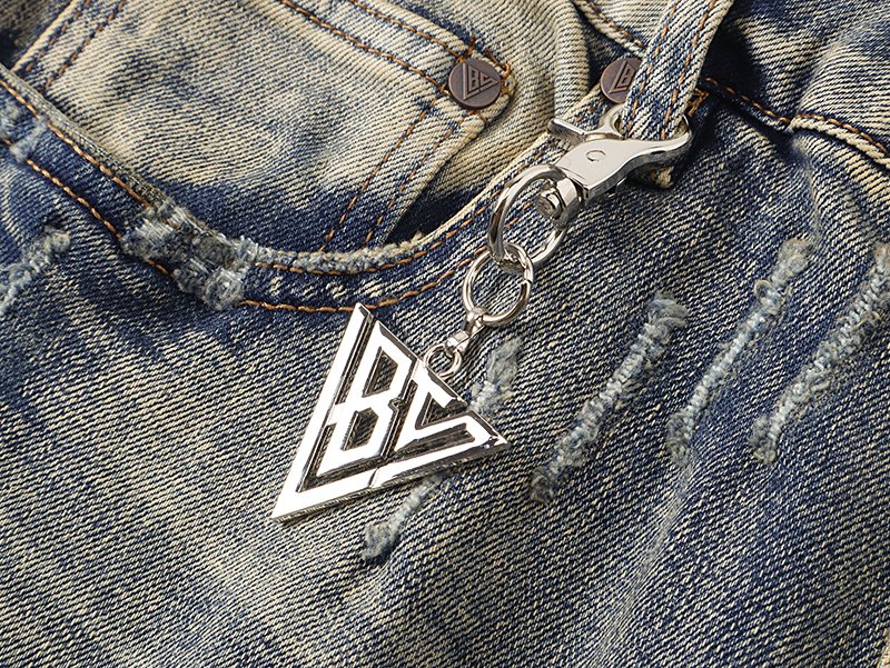 VALABASAS Washed Distressed Blue Jeans with Rear Patch ¡ª detail