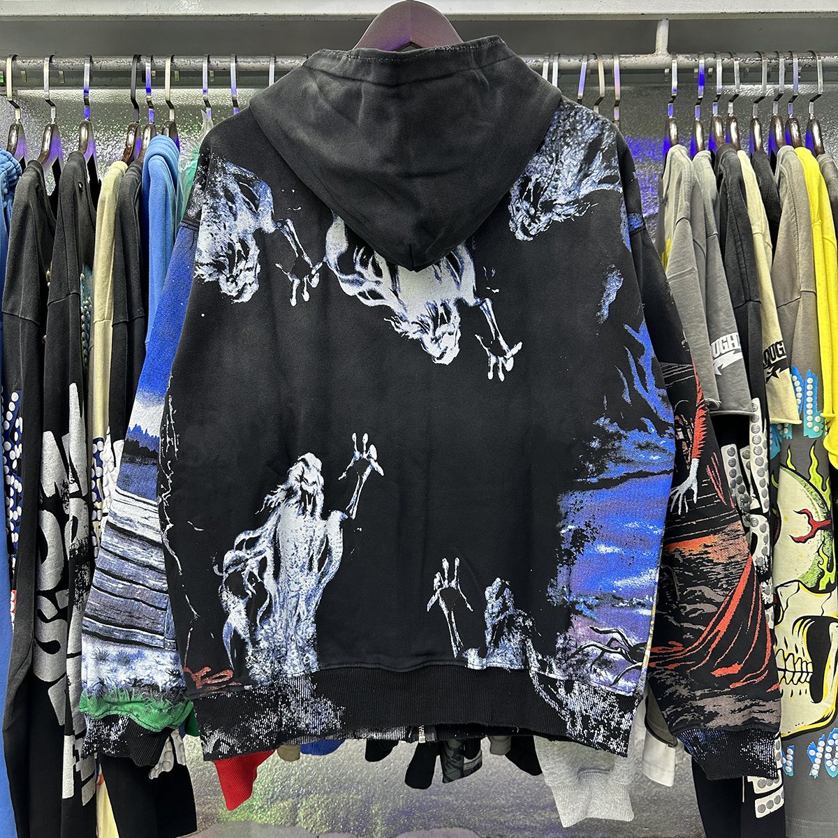 VALE USA Ghost Halloween Graphic Zip-Up Hoodie ¡ª context