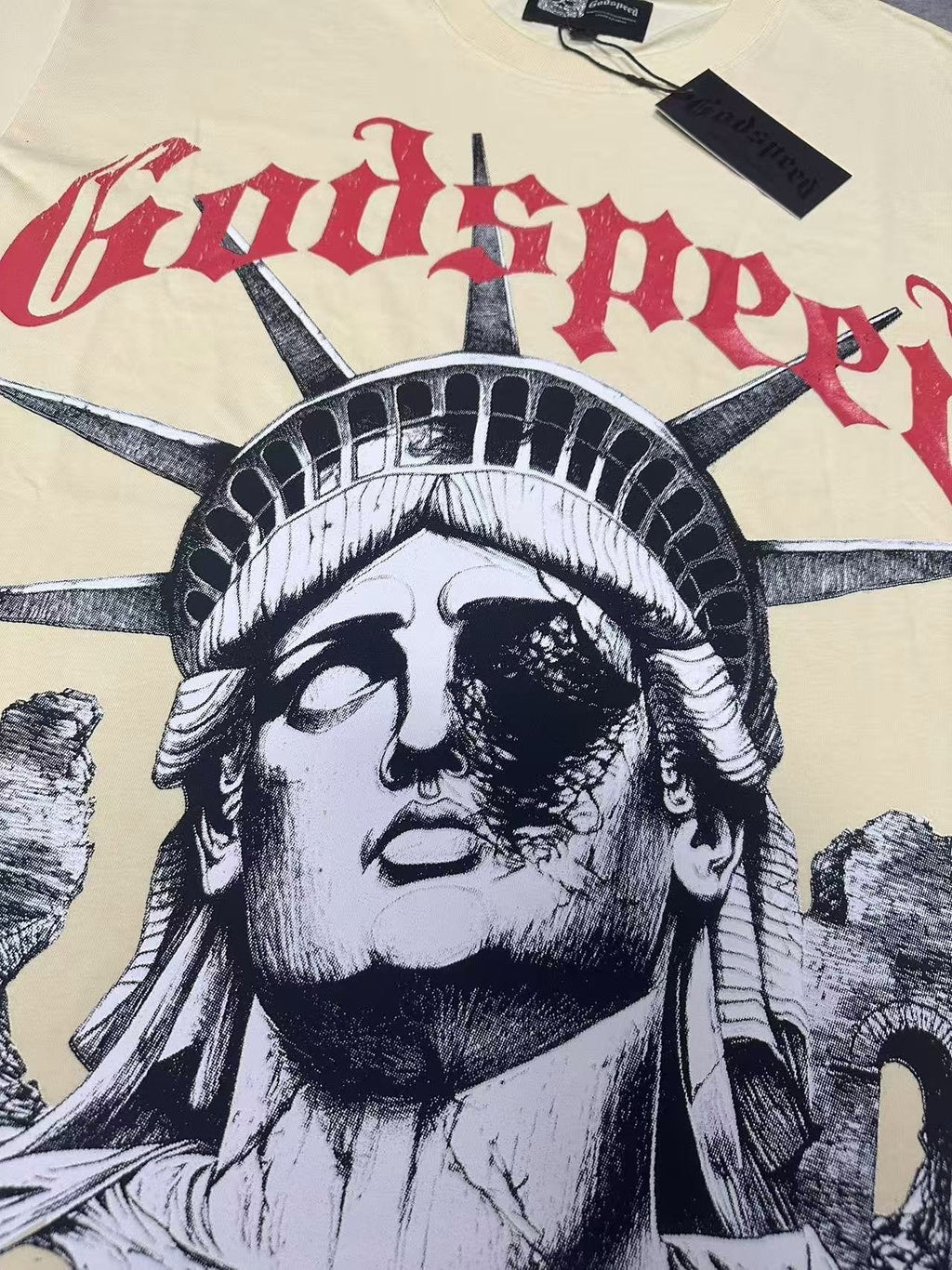 Godspeed Statue of Liberty Graphic T-Shirt ¡ª detail