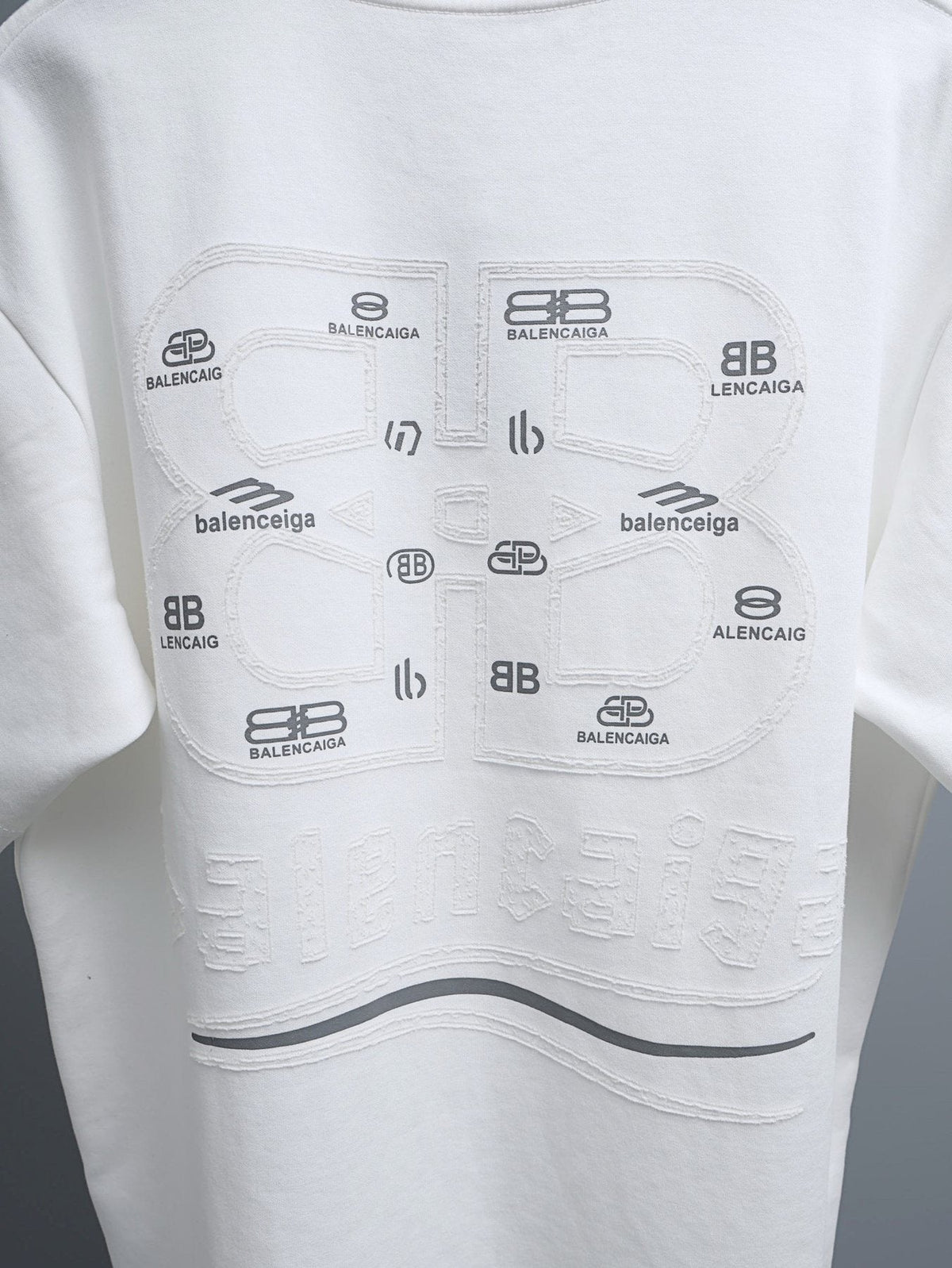 Balenciaga Logo-Panel Graphic T-Shirt ¡ª detail