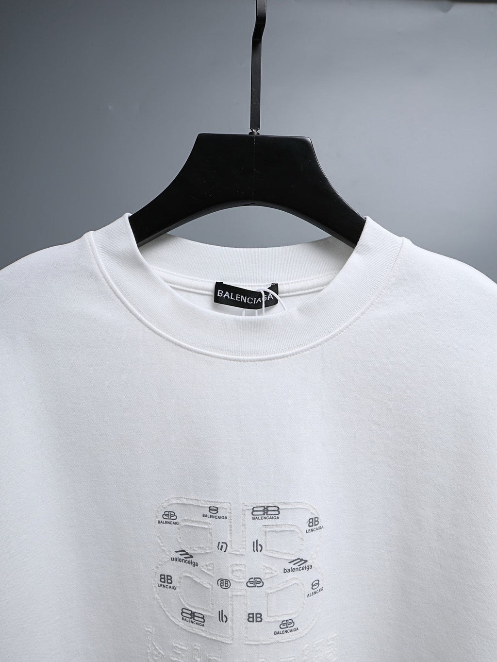 Balenciaga Logo-Panel Graphic T-Shirt ¡ª detail